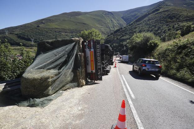 Dolorosa despedida en Siero a Iván Martínez-Llosa, el camionero fallecido en Pajares: «No nos lo creemos»