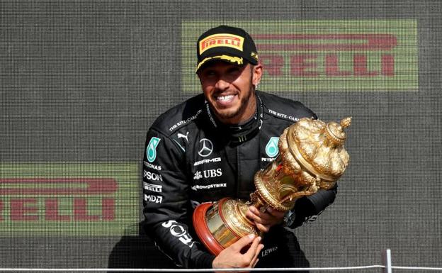 Hamilton se reengancha al Mundial tras provocar un feo accidente con Verstappen