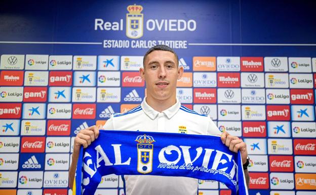 Jirka: «Quiero triunfar en el Real Oviedo como lo hizo Dubovsky»