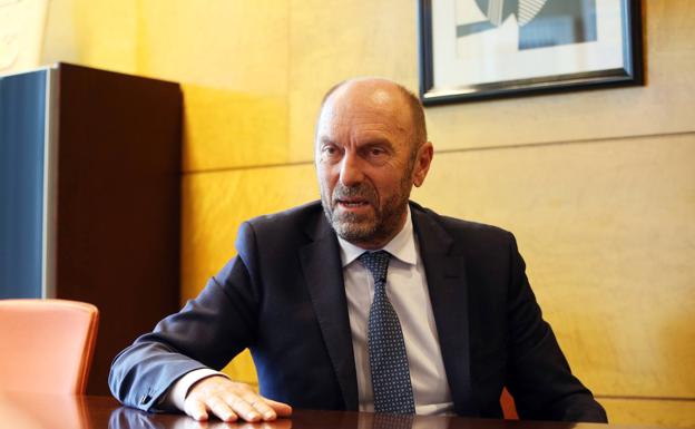 «En el Principado no hay élites funcionariales»