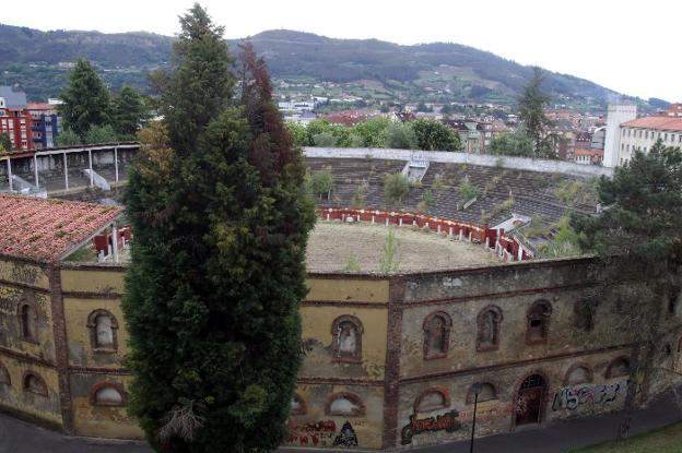 La plaza de toros de Oviedo estará rodeada de una barrera verde para mitigar el ruido