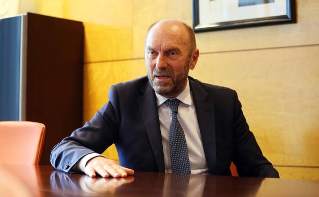 El Principado defiende el plus a funcionarios para igualarlos al sector privado