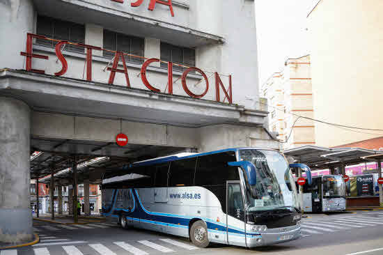 Alsa comprará solo autobuses de cero emisiones a partir de 2030 para ser neutra en 2050