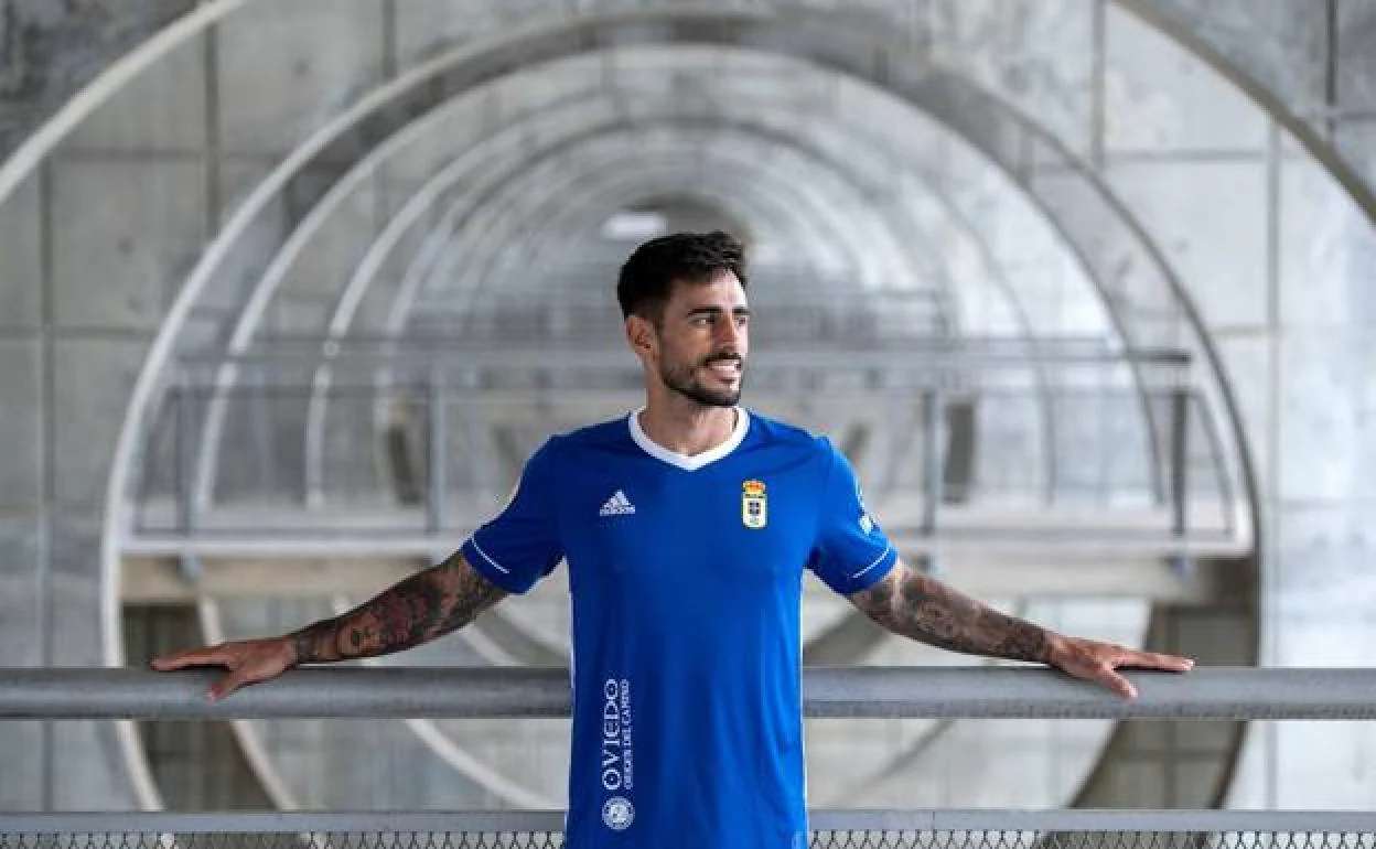 Correspondiente a Proverbio Tomar conciencia El Real Oviedo estrena la camiseta más clásica de las últimas temporadas |  El Comercio