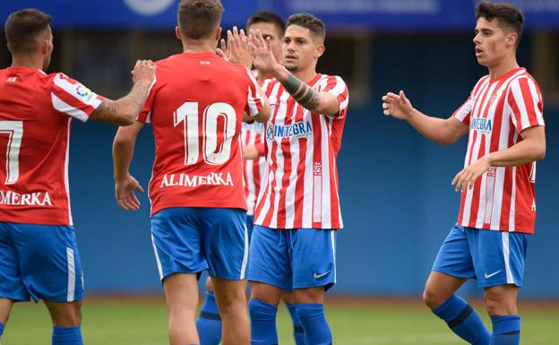 El Sporting derrota al Racing de Ferrol en el reencuentro con su afición