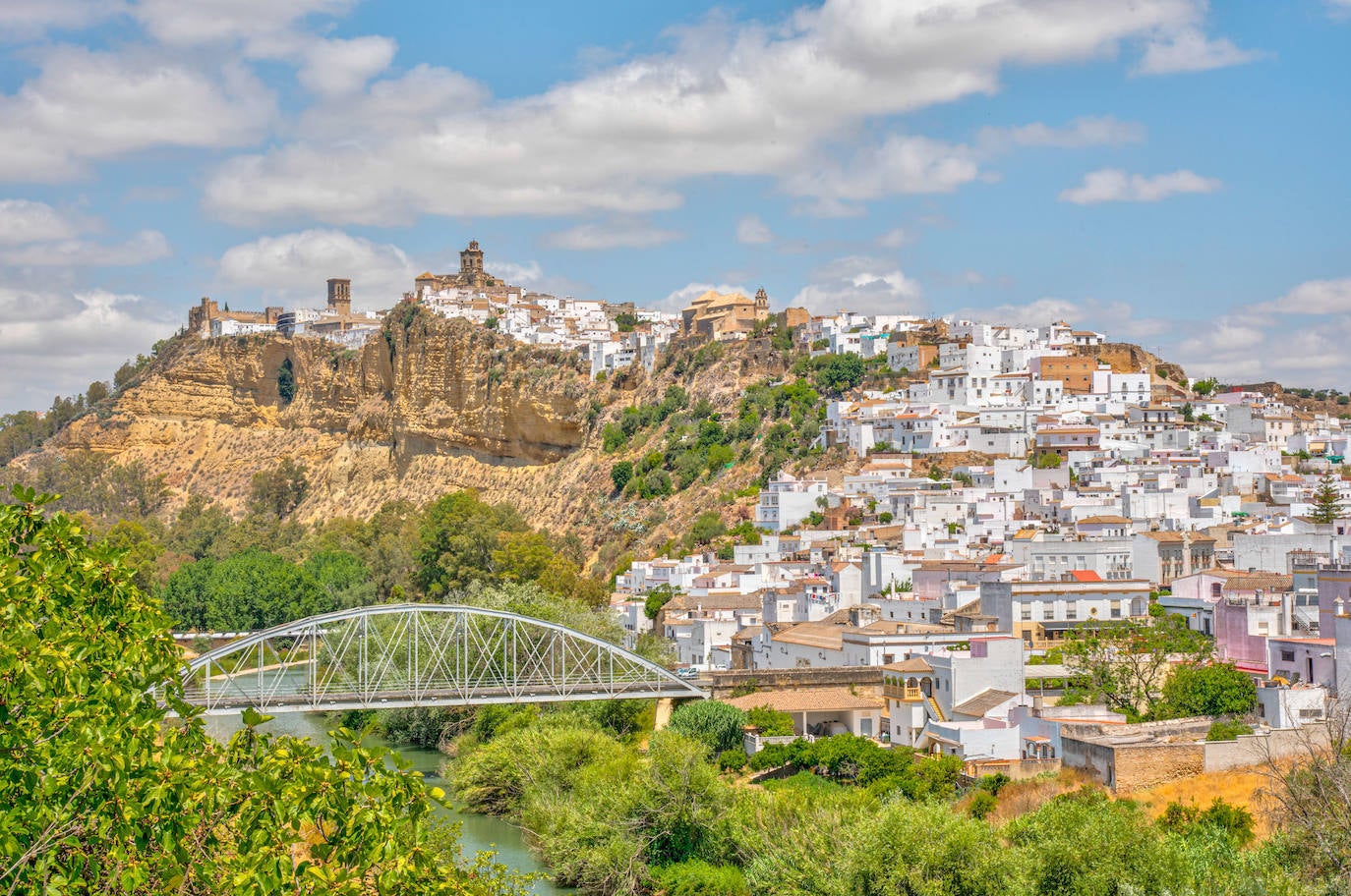 Diez pueblos blancos de España que no te puedes perder este verano