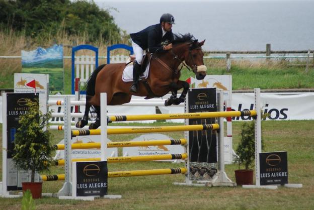 El jinete vasco Íñigo González se hace con el Gran Premio en Luanco