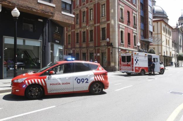 Cinco heridos en un choque en El Natahoyo, y una anciana, leve, atropellada en el Carmen