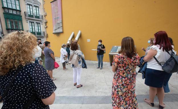 'Mujeres que hicieron historia': redescubriendo Avilés en clave violeta