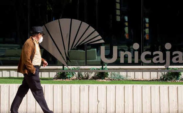 Unicaja mantiene su intención de realizar ajustes de capacidad tras la fusión con Liberbank