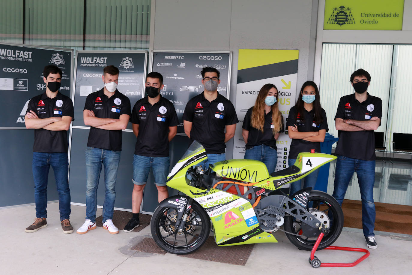 Alumnos de la Universidad de Oviedo logran la décima plaza en una competición internacional con su propia moto eléctrica