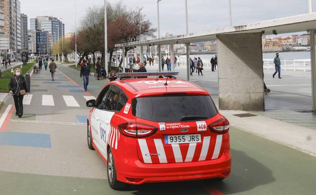 Salen en estampida de una fiesta ilegal para evitar ser detenidos en Gijón