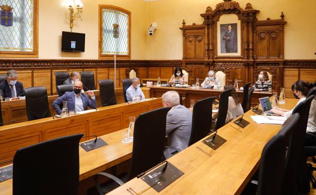 El Pleno de Gijón insta al parlamento autonómico a investigar el proyecto para la ITV en Granda