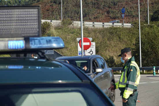 La DGT aumenta los controles de alcohol y drogas en Asturias