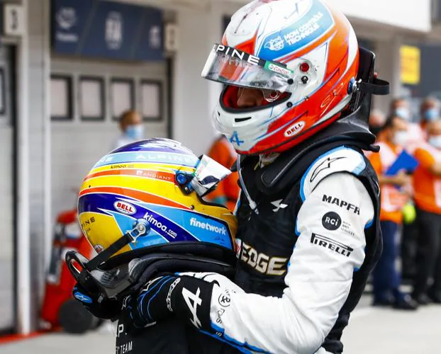 Fernando Alonso acumula elogios tras su última lección