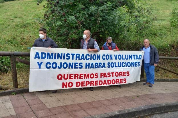 El Principado aplaza al próximo año los cambios en el horario del plan de transporte de Cabrales