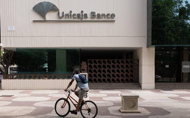Unicaja Banco nombra consejero delegado a Manuel Menéndez, anterior CEO de Liberbank