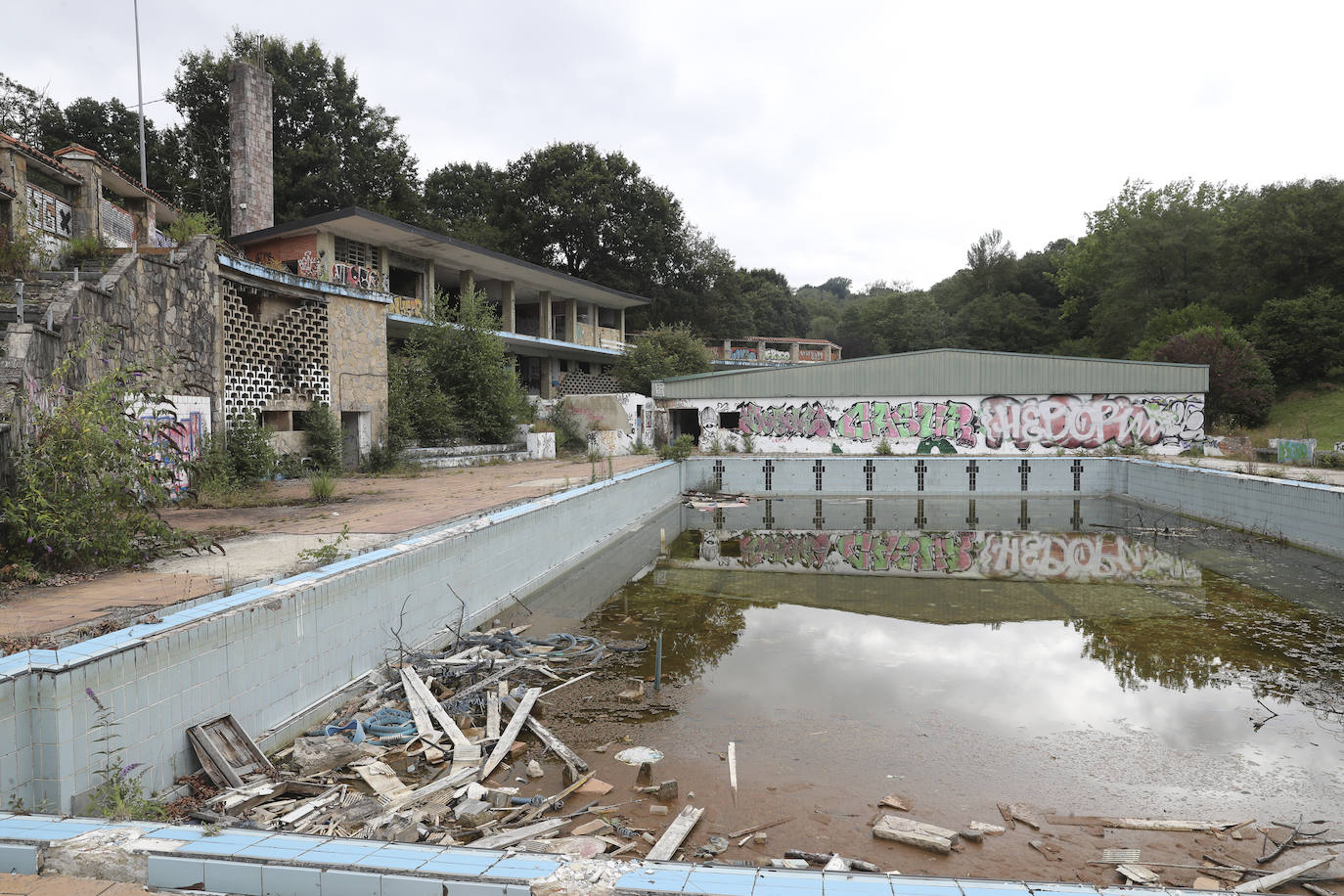 «El arroyo es una excusa para no recuperar las piscinas de Pénjamo»