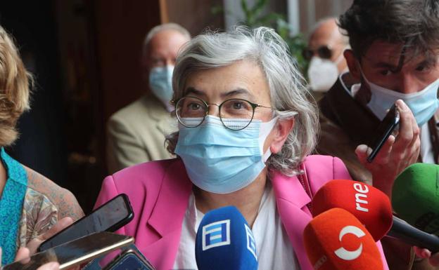 La alcaldesa de Gijón ve «prudente» la limitación del horario de terrazas y descarta problemas de 'botellón' en la ciudad