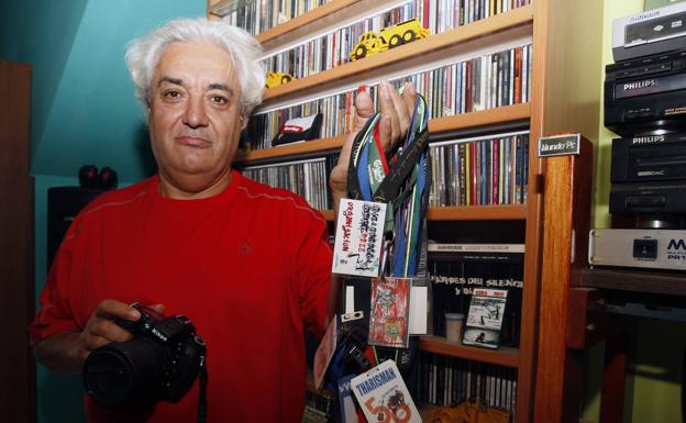 Adiós a Roces, el gran fotógrafo de la música asturiana