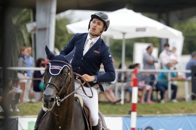 Kevin González de Zárate, a pares