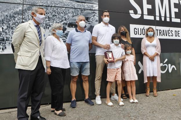 Gijón rinde tributo a Raúl Entrerríos, «uno de sus mejores deportistas»