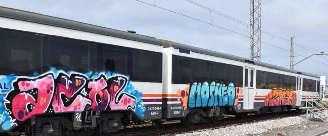 Detenidos tres grafiteros por daños de más de 10.000 euros en vagones de tren