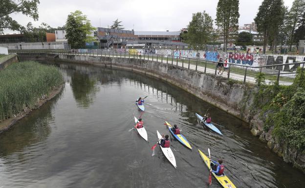 «La continuidad del piragüismo en Gijón está absolutamente asegurada», dice la alcaldesa