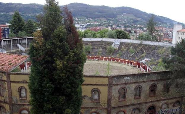 Canteli cree que González se equivoca: «Siempre digo que los toros, en Gijón y la ópera, en Oviedo»