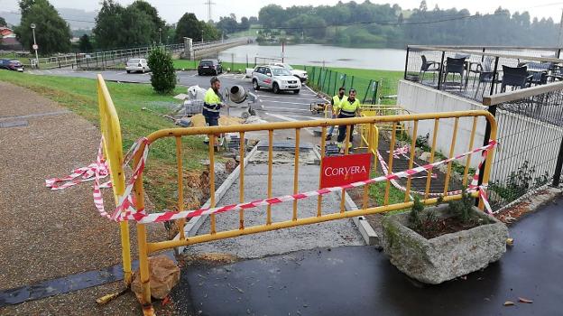Comienza la construcción del acceso peatonal en el aparcamiento de Overo