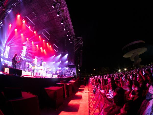 Desencuentro de Principado y Ayuntamiento por la seguridad en el concierto de Aitana en el Niemeyer