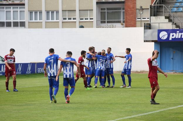 El Avilés supera al Indus y se jugará las semifinales de Copa contra el Marino (2-0)