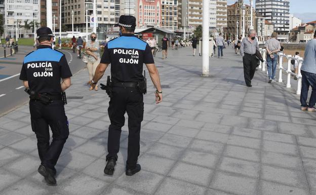 Gijón, Villaviciosa y Gozón doblegan a la quinta ola y salen del máximo nivel de riesgo por covid