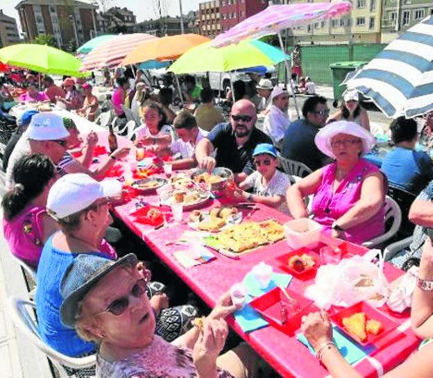 Lugones saldrá a comer a la calle por Santa Isabel