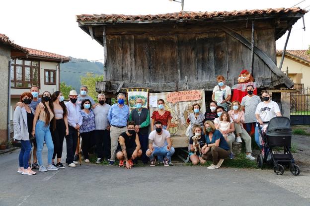 El valle del río Fontoria recupera la memoria de sus hórreos