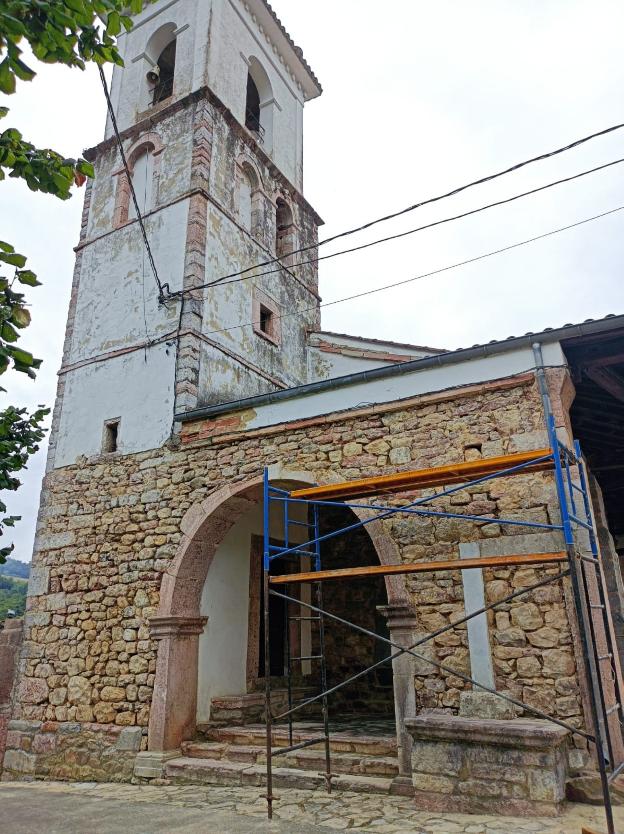 La iglesia Soto de Agues recuperará su imagen tras una reparación fallida