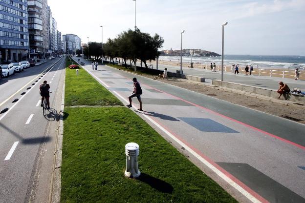 La Cámara de Comercio reclama recuperar el doble sentido en el Muro «porque cabe todo»