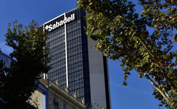 Banco Sabadell plantea la salida de 1.900 trabajadores en su ERE