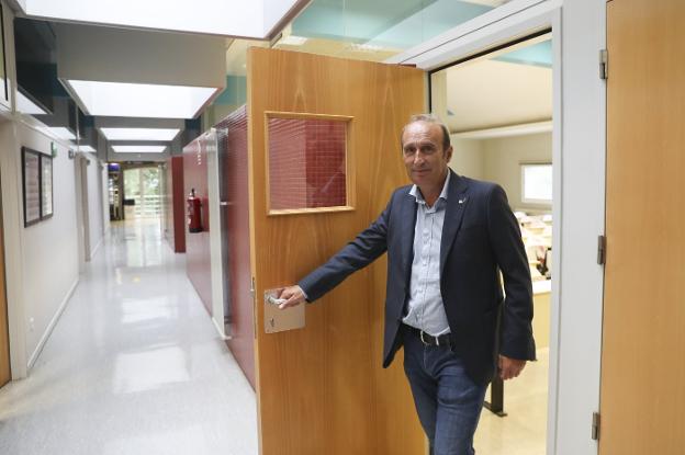 Fernando Alonso: «Es necesario incrementar el número de plazas para paliar el déficit de enfermeras»