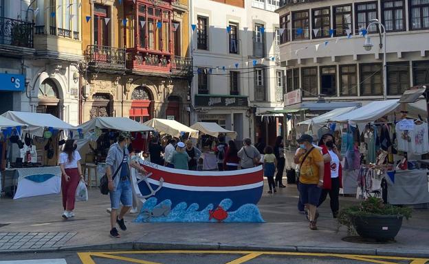 Luarca acoge este fin de semana su primer Mercado Marinero