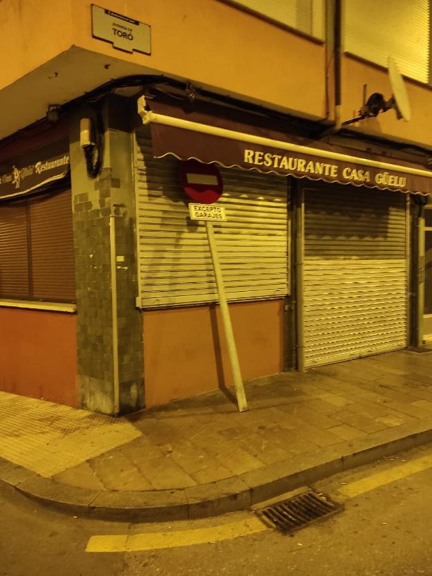 «Llanes parece la ciudad sin ley», lamentan los vecinos tras los últimos botellones