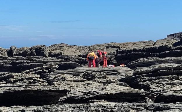 Un montañero y una senderista rescatados en helicóptero tras sufrir sendos accidentes en Cabrales y Ribadesella