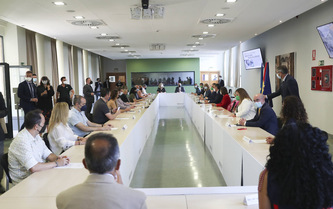 La Laboral presume de FP ante Pedro Sánchez