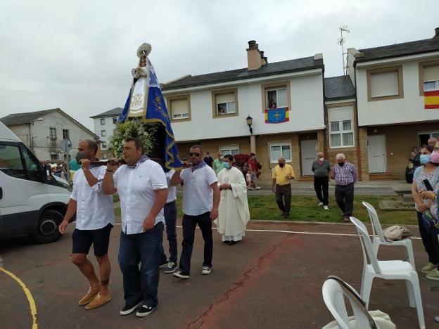 Procesión marinera y pasacalles en la Telayona