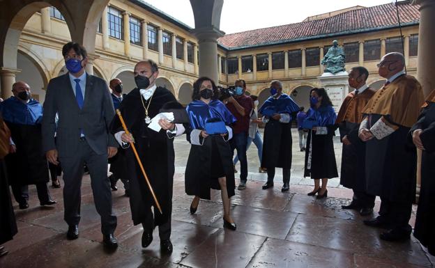 El rector llama al «rearme emocional» de la Universidad para «liderar la transformación de Asturias»