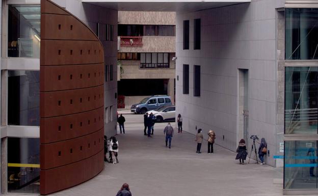 «Me hizo sentir miedo y asco», declara una de las alumnas del docente acusado de acoso