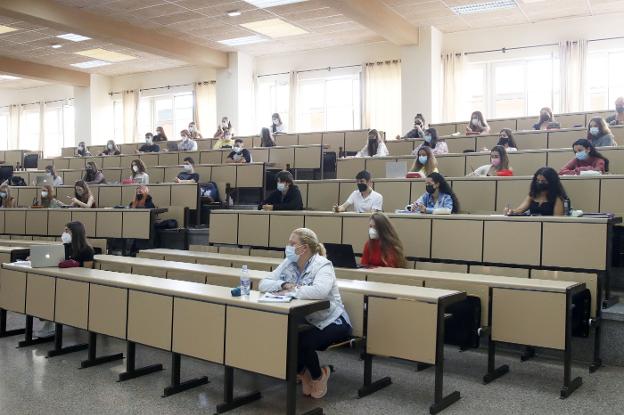 La Universidad reabre sus aulas «con tranquilidad» diez meses después