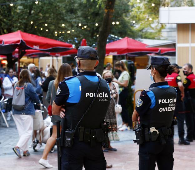Refuerzo de la seguridad y barreras antiterroristas durante las fiestas