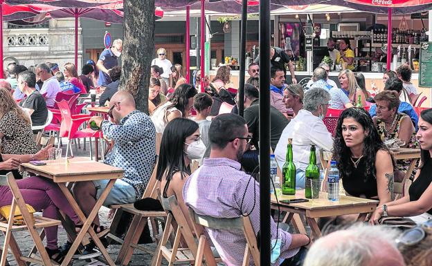 Las nuevas casetas de San Mateo se llenan para «ayudar a la hostelería tras un año complicado»
