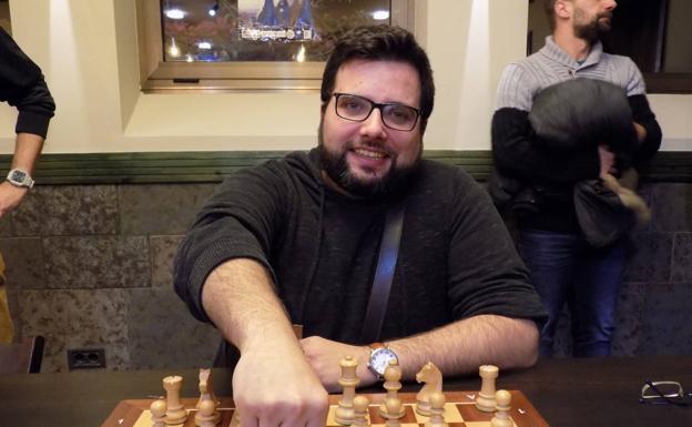 Pablo Morán sorprendió y eliminó al Gijón 64